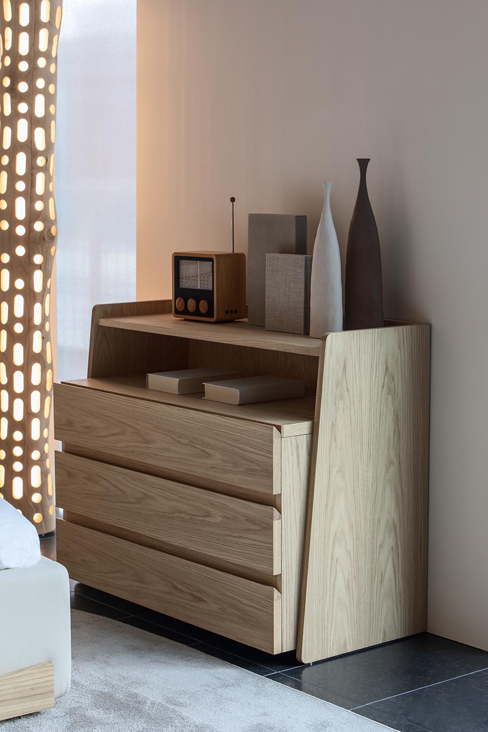 URCA NIGHT DRESSER Gallery 5