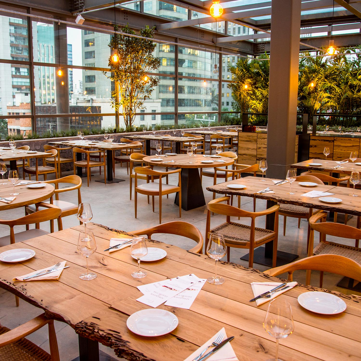 EATALY SAN PAOLO BRICCOLA TABLES